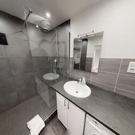 Apartment Le De Pierre *